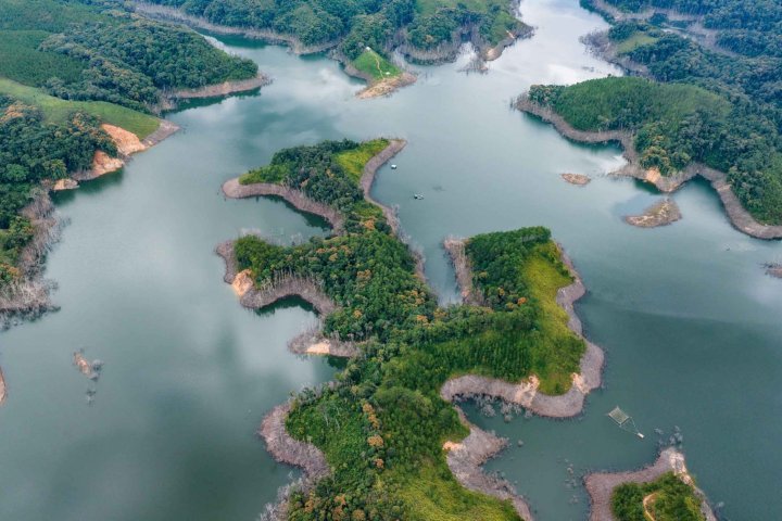 Khám Phá Hồ Thủy Điện Thượng Kon Tum: Vẻ đẹp hoang sơ trong lòng sông Đak Bla