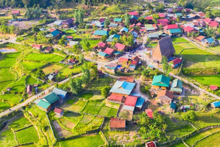 Làng Du Lịch Vi Rơ Ngheo - Bản Tình Ca Trong Nắng Gió