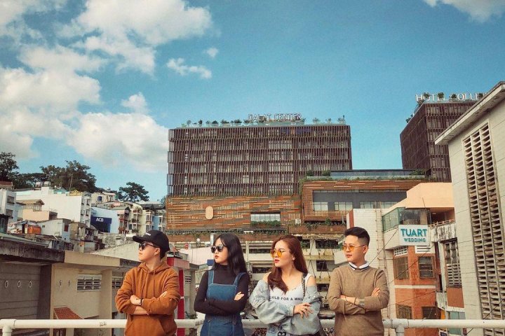 Hongkong Bên Hông Chợ Đà Lạt: Điểm Check-in Triệu Like Đậm Chất Retro