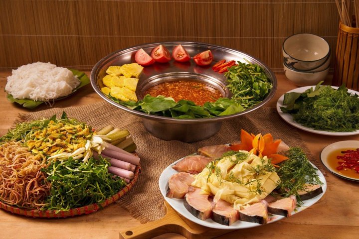 Lẩu Cá Tầm Măng Đen: Nét Tinh Hoa Ẩm Thực Vùng Cao, Ấm Lòng Lữ Khách!