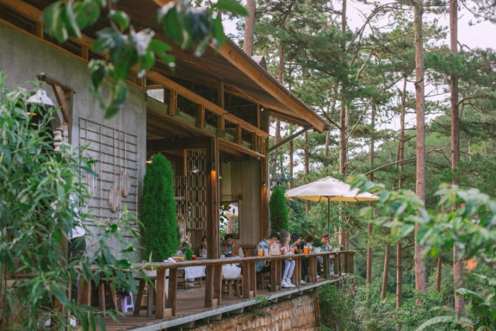 Top quán cafe Đà Lạt view đẹp ngất ngây, sống ảo cực chất.