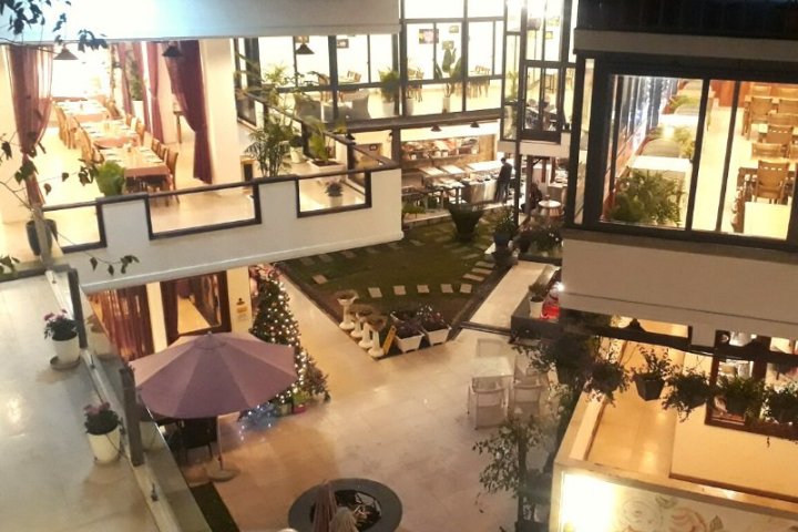 Tư Béo Đà Lạt: Gà nướng cơm lam, lẩu gà ngon số 1 phố núi