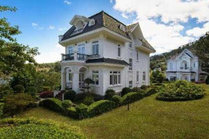 Khám phá 10 resort Đà Lạt view đẹp nhất kèm giá 2026