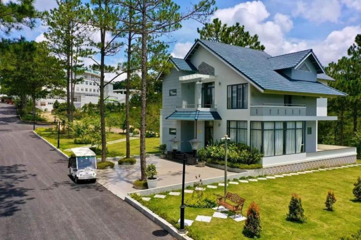 Thủy Hoàng Nguyên Resort & Spa: Ốc đảo yên bình giữa rừng thông