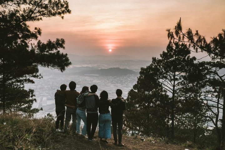 Đỉnh Hòn Bồ Đà Lạt: Thiên Đường Săn Mây Giữa Lòng Thành Phố Mộng Mơ