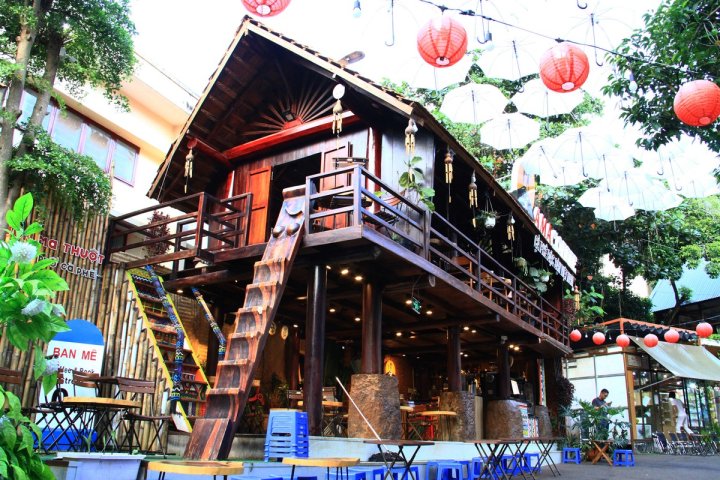 Đường sách cafe Buôn Ma Thuột – Thế giới của sách, cà phê và sáng tạo