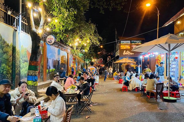 Đường sách cafe Buôn Ma Thuột