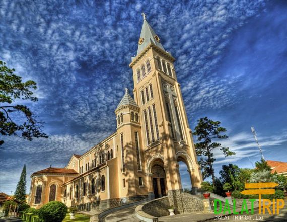 Nhà Thờ Con Gà Đà Lạt