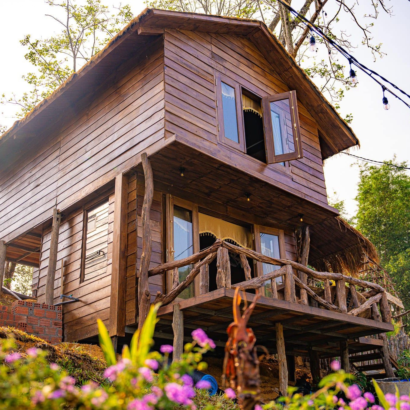 Nhà Trong Bản - Homestay