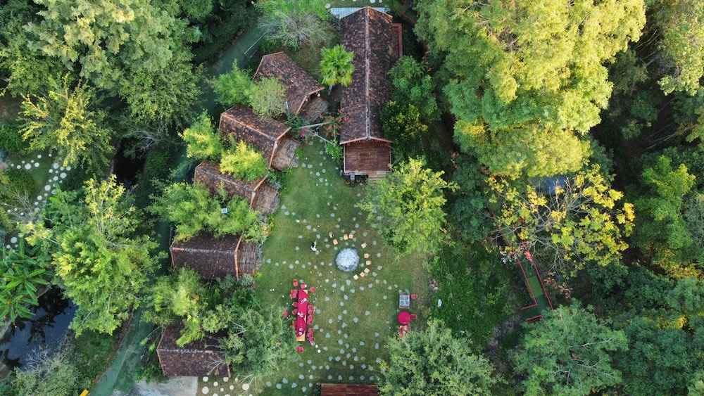 Troh Bư’s Bungalows