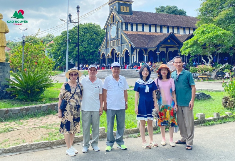 Di chuyển qua Măng Đen