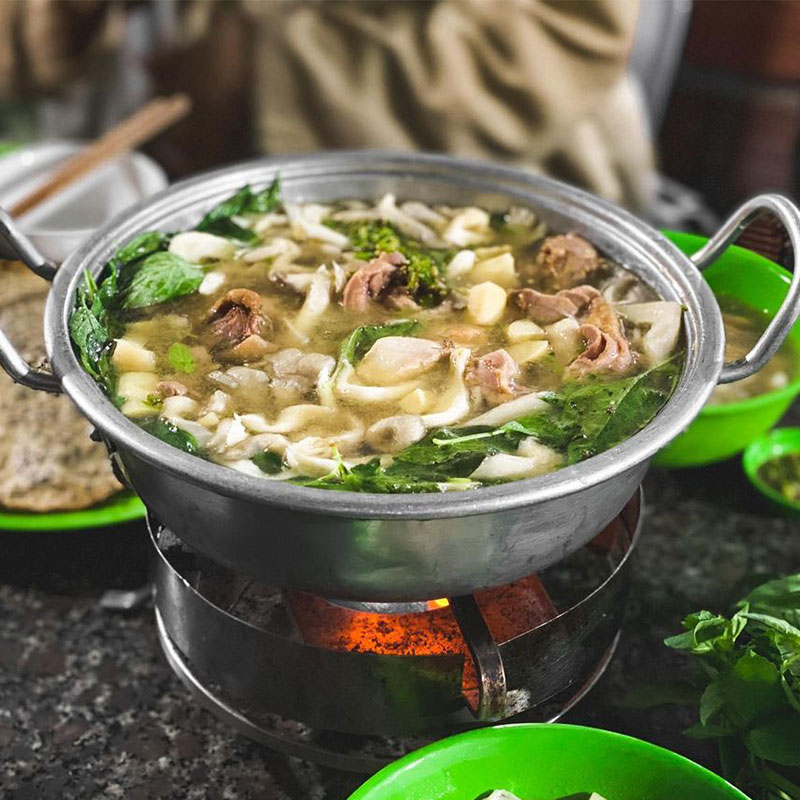 Nồi lẩu gà lá é Nồi lẩu gà lá é