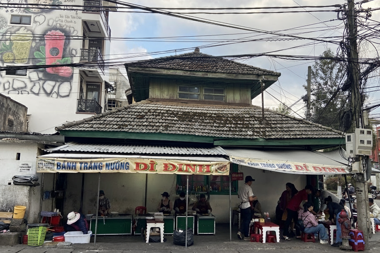 Không gian quán Bánh tráng nướng Dì Đinh Không gian quán Bánh tráng nướng Dì Đinh